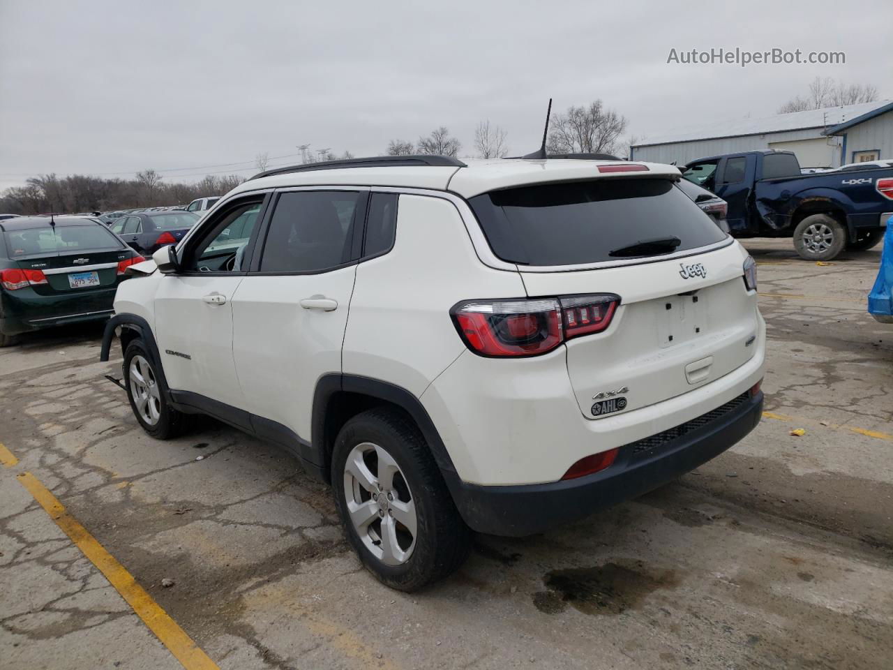 2018 Jeep Compass Latitude White vin: 3C4NJDBB9JT415427