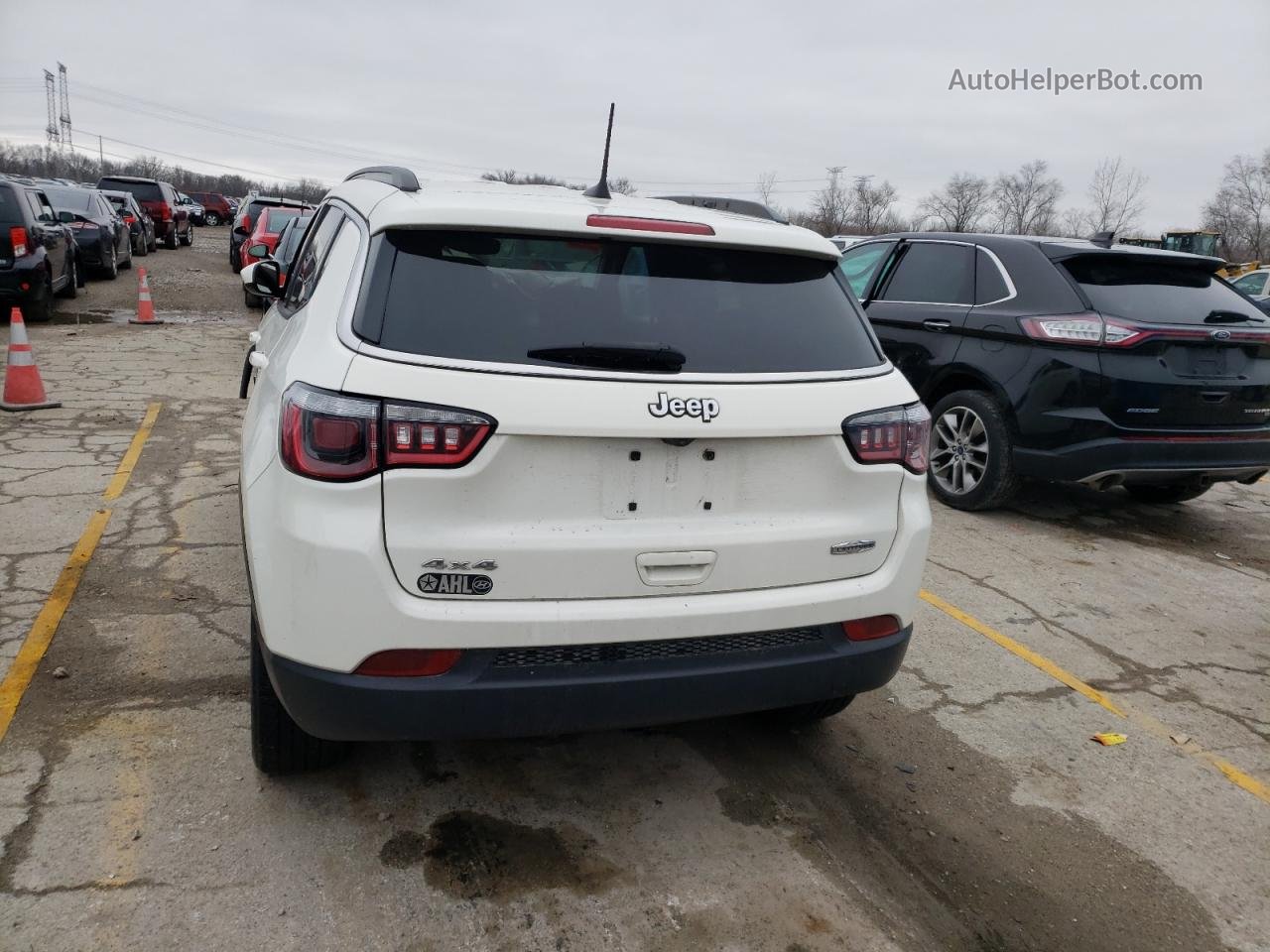 2018 Jeep Compass Latitude Белый vin: 3C4NJDBB9JT415427