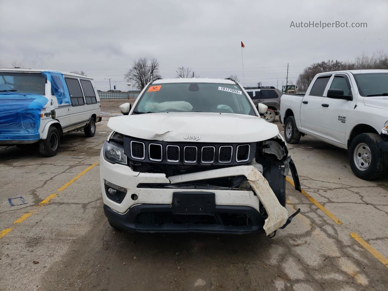 2018 Jeep Compass Latitude White vin: 3C4NJDBB9JT415427