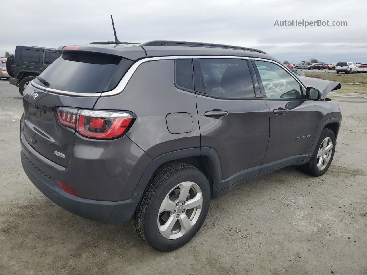 2018 Jeep Compass Latitude Charcoal vin: 3C4NJDBB9JT481704