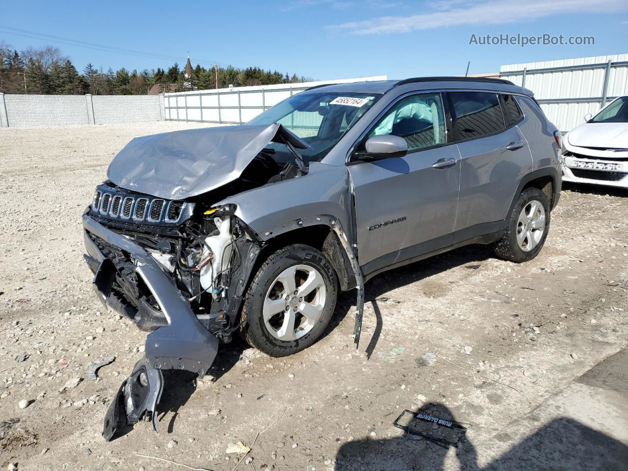 2018 Jeep Compass Latitude Серебряный vin: 3C4NJDBBXJT180486