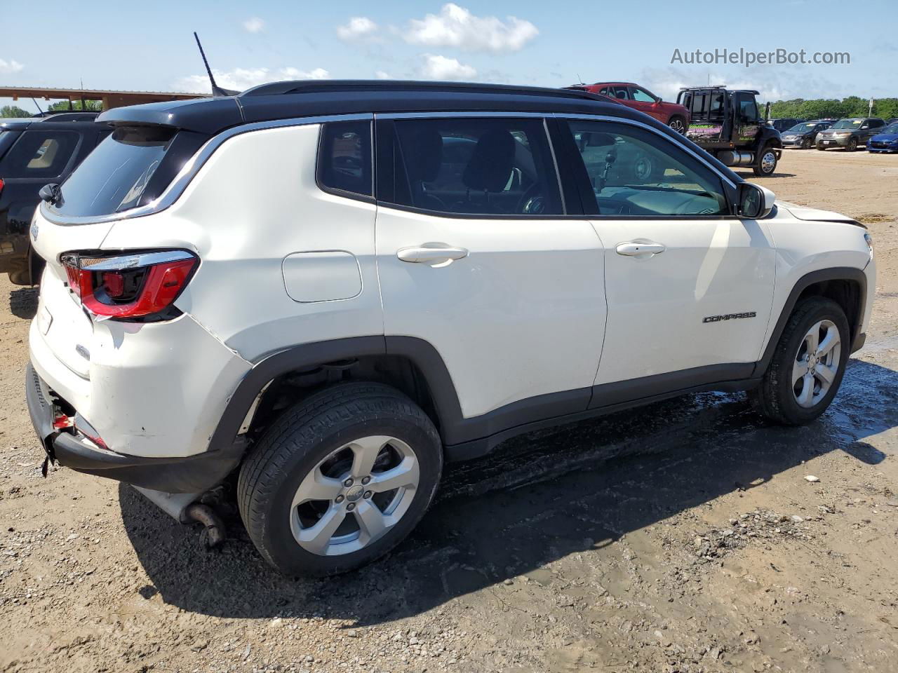 2018 Jeep Compass Latitude White vin: 3C4NJDBBXJT270639