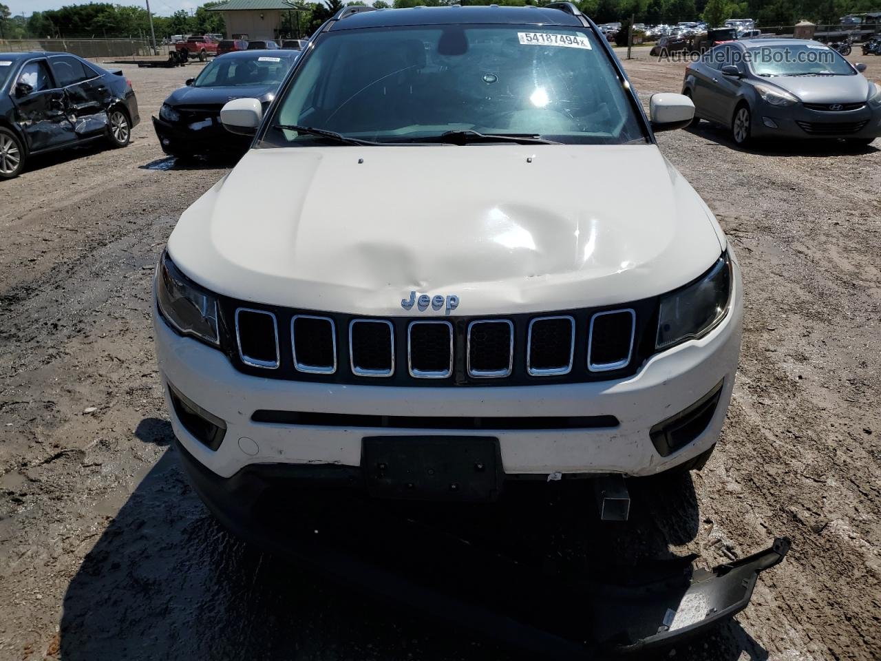 2018 Jeep Compass Latitude White vin: 3C4NJDBBXJT270639