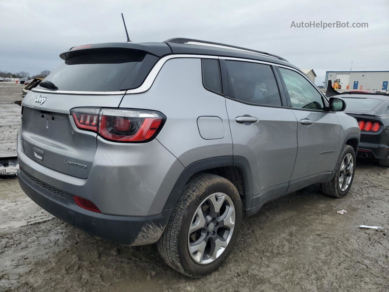 2018 Jeep Compass Limited Silver vin: 3C4NJDCB6JT163022