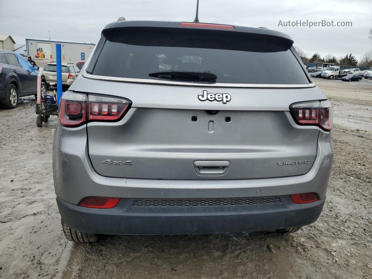 2018 Jeep Compass Limited Silver vin: 3C4NJDCB6JT163022