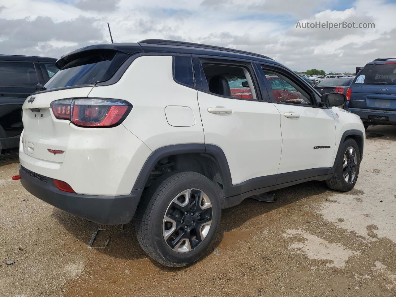 2018 Jeep Compass Trailhawk White vin: 3C4NJDDB2JT231699