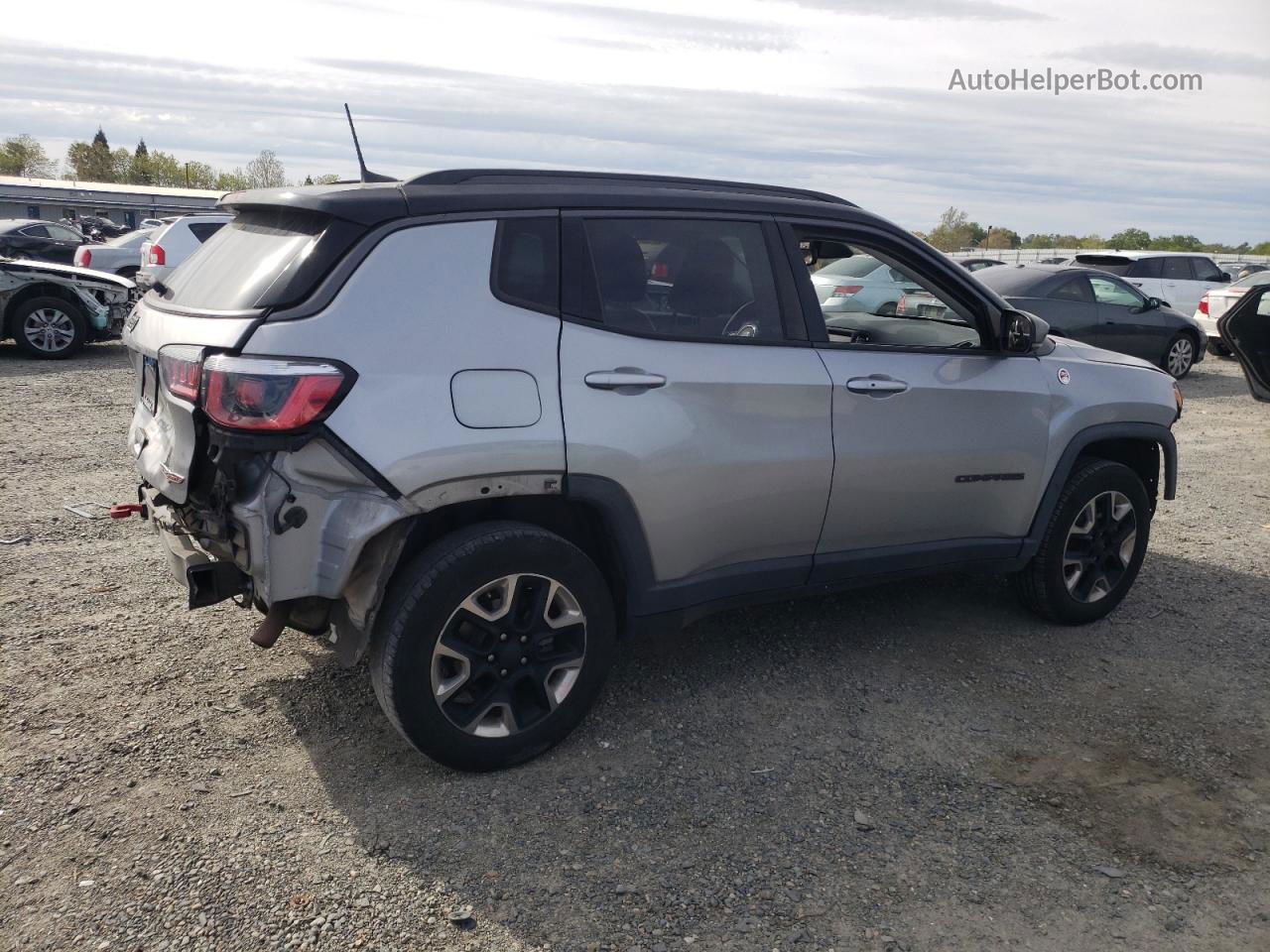 2018 Jeep Compass Trailhawk Silver vin: 3C4NJDDB4JT441639