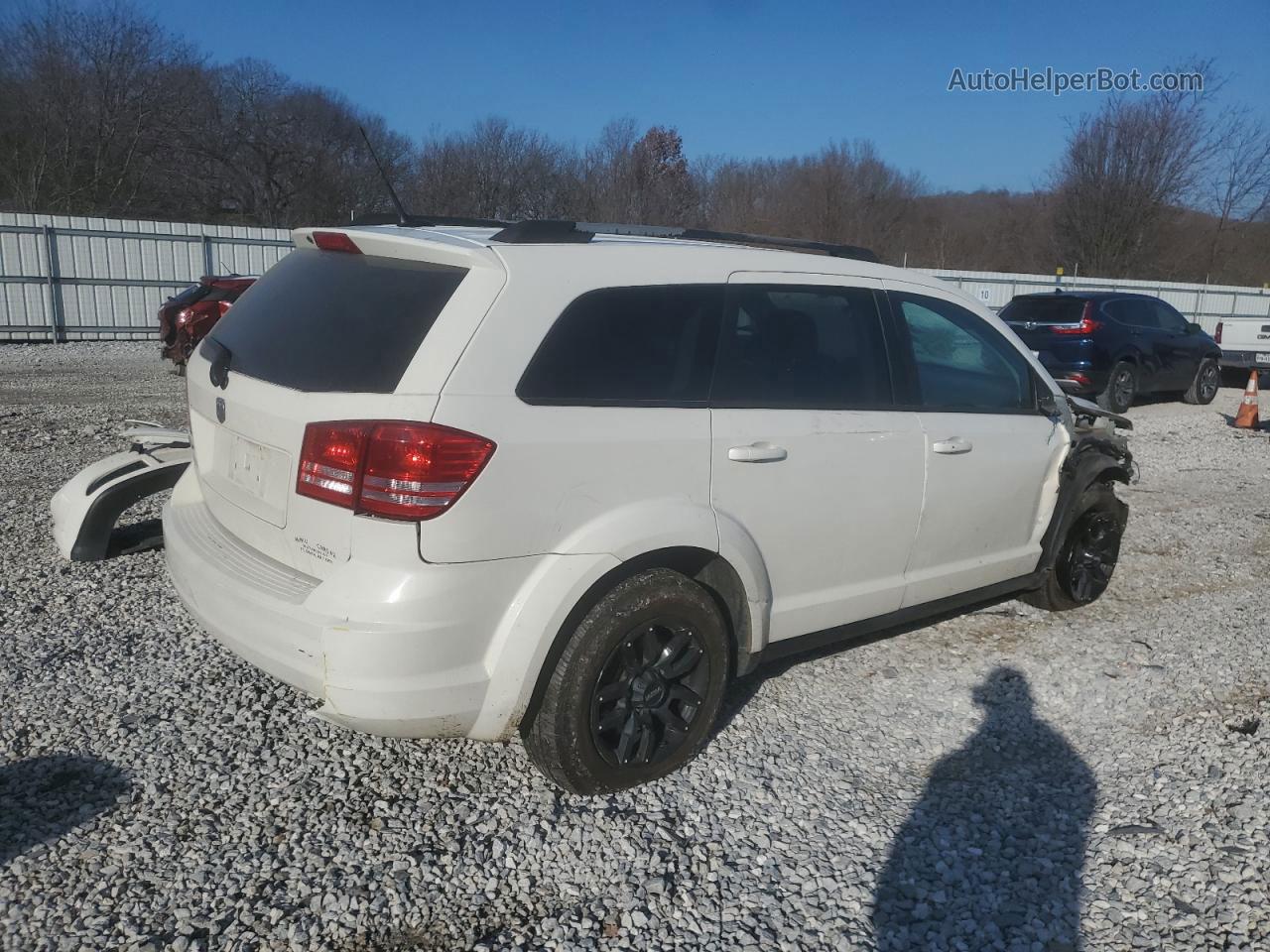 2017 Dodge Journey Se Белый vin: 3C4PDCAB6HT633220