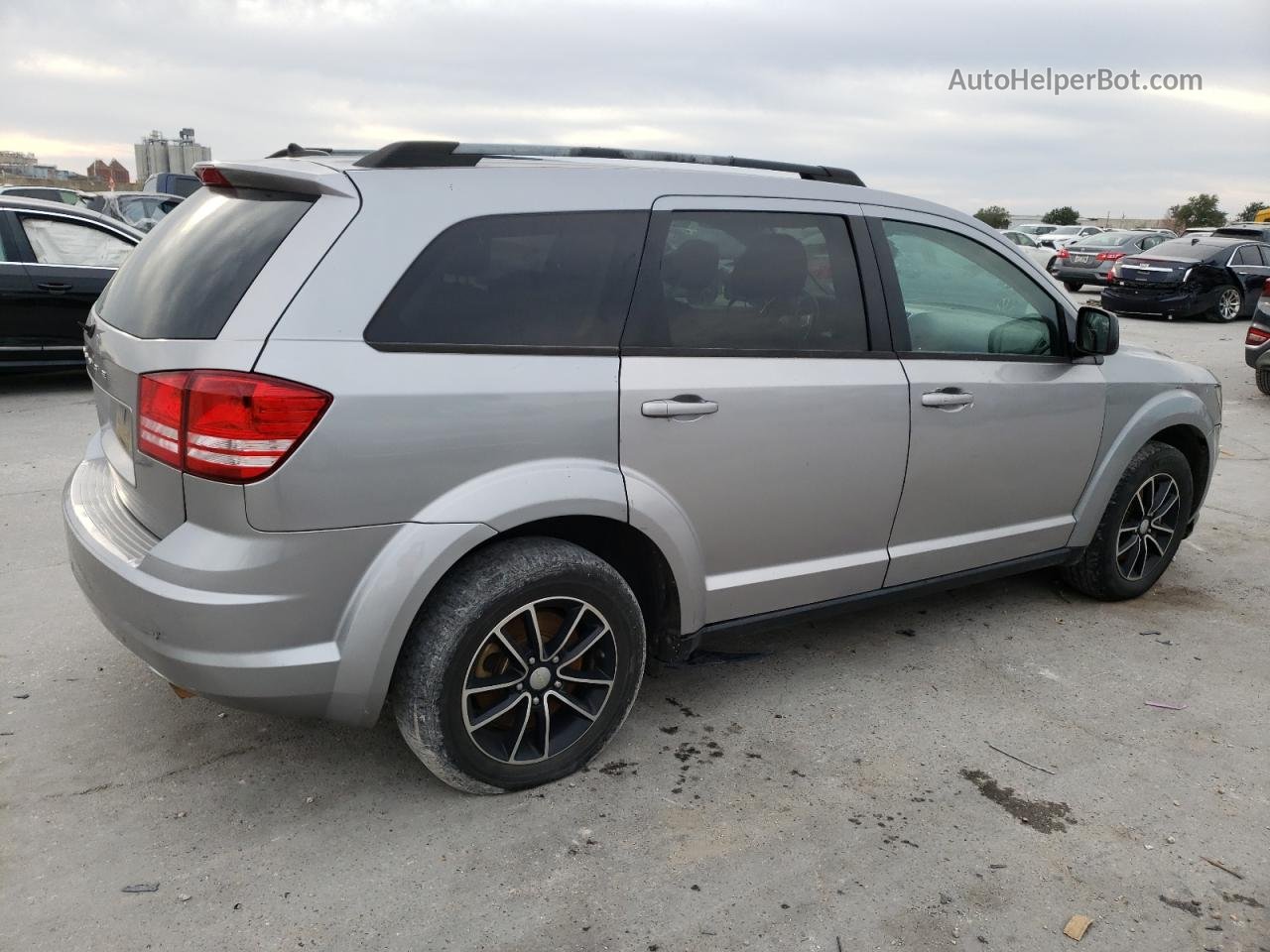 2017 Dodge Journey Se Серебряный vin: 3C4PDCAB7HT606480