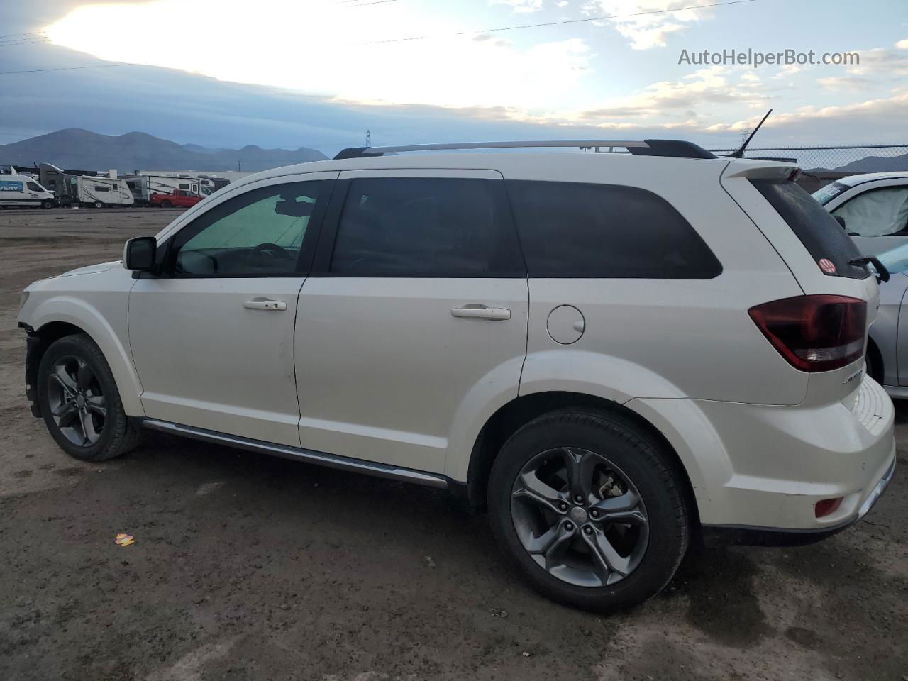 2015 Dodge Journey Crossroad White vin: 3C4PDCGGXFT632636