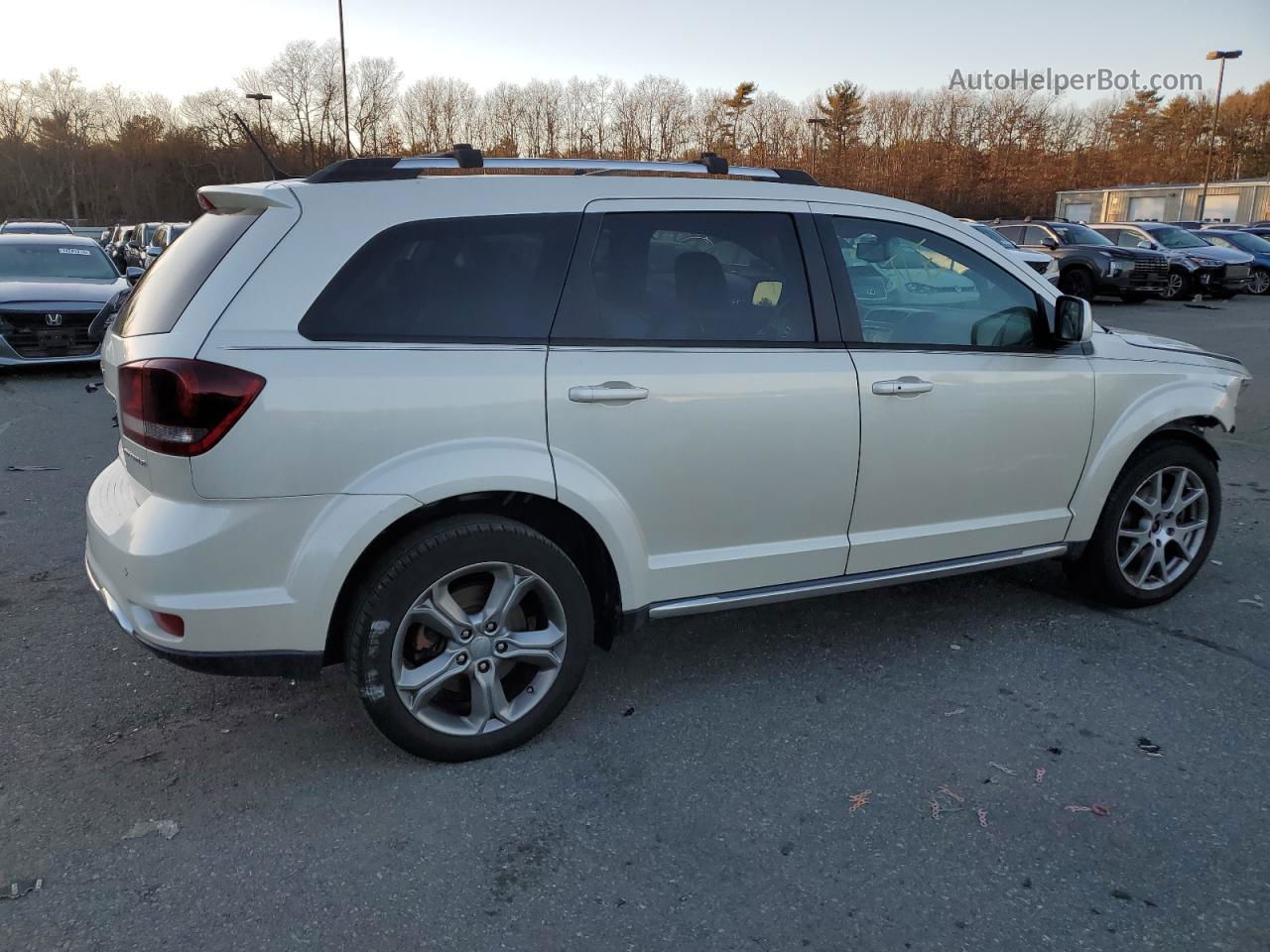 2017 Dodge Journey Crossroad White vin: 3C4PDDGGXHT561396