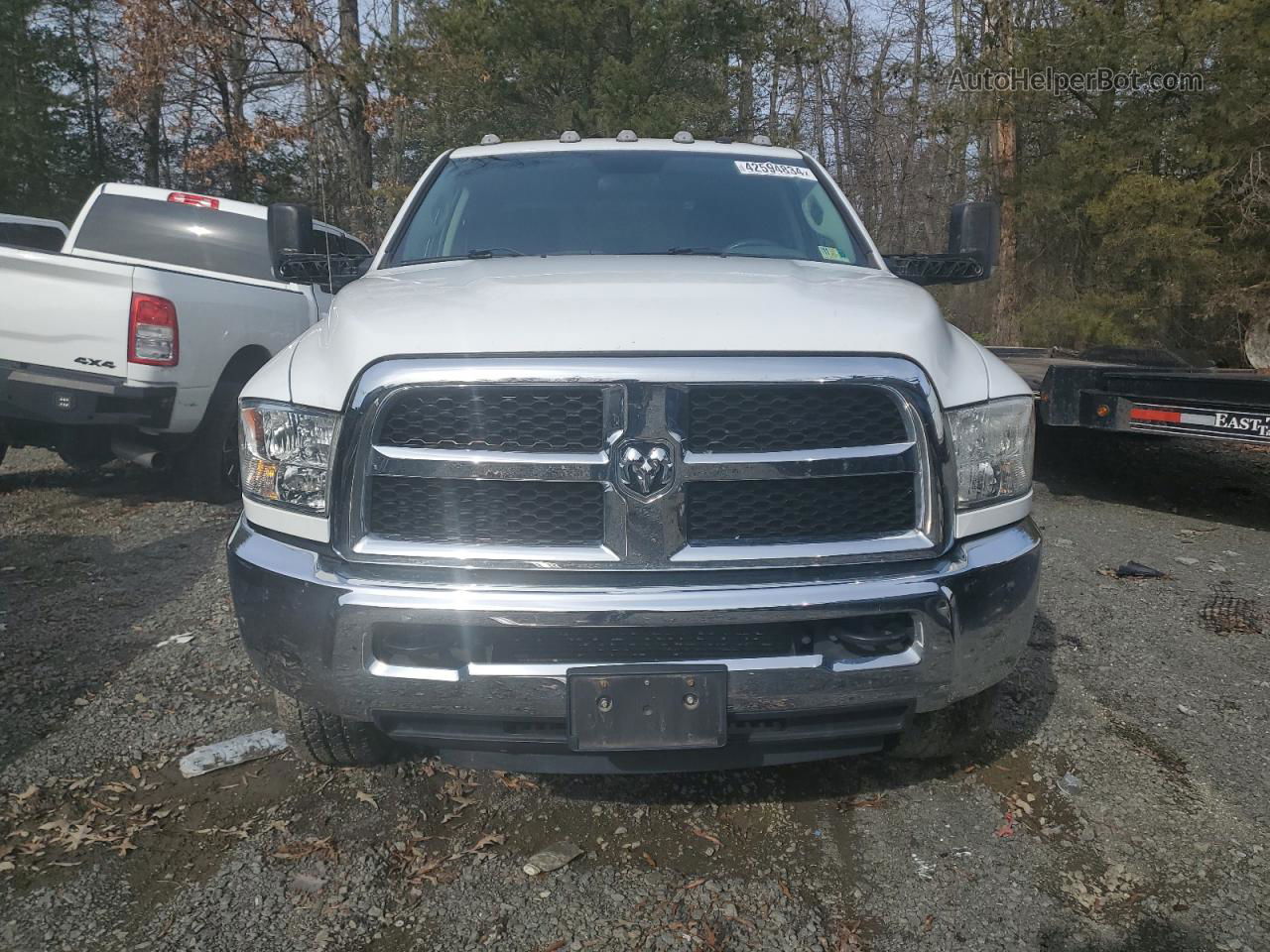 2018 Ram 3500 St White vin: 3C63R3GL4JG373566