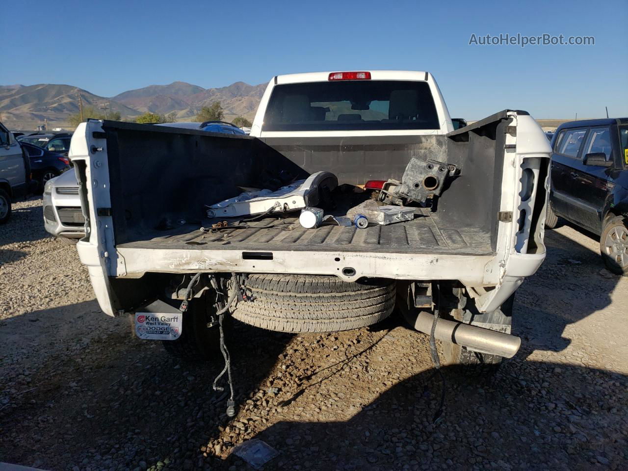 2018 Ram 3500 St White vin: 3C63R3GL5JG339183