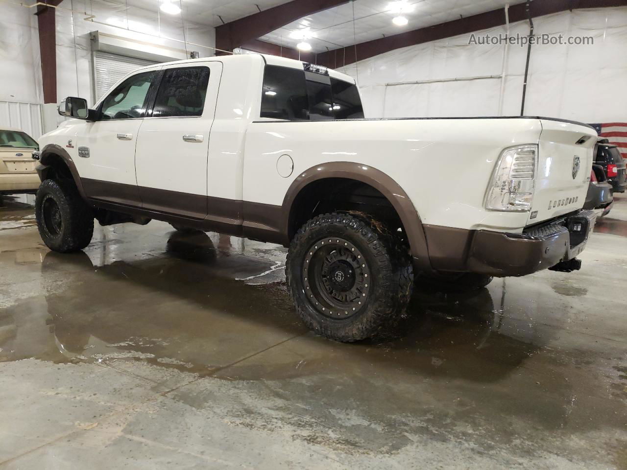 2018 Ram 3500 Longhorn White vin: 3C63R3NL3JG274367