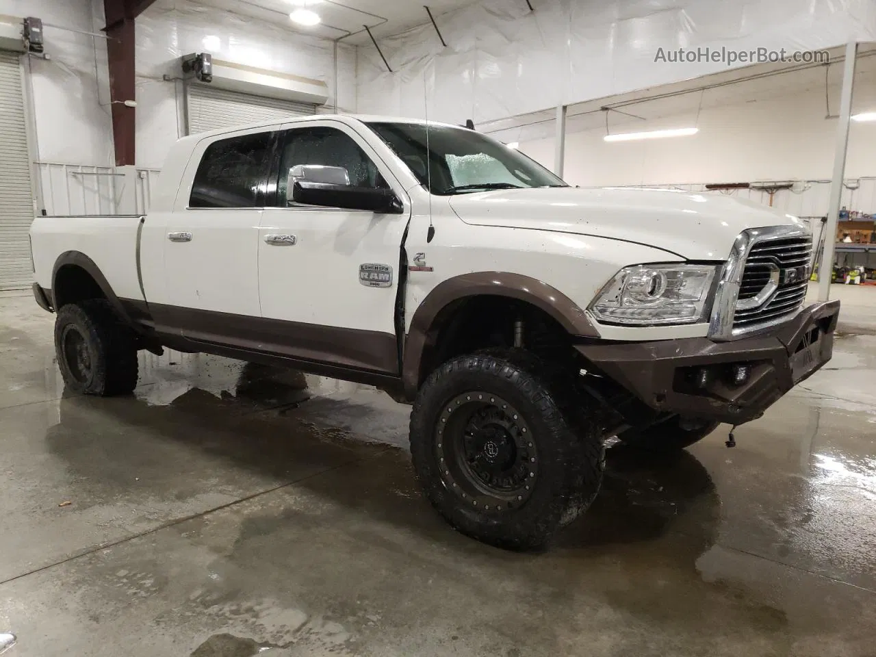 2018 Ram 3500 Longhorn White vin: 3C63R3NL3JG274367