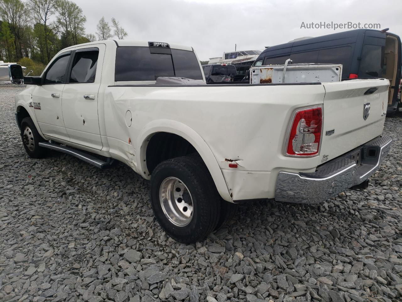 2018 Ram 3500 Laramie White vin: 3C63RRJL1JG393396