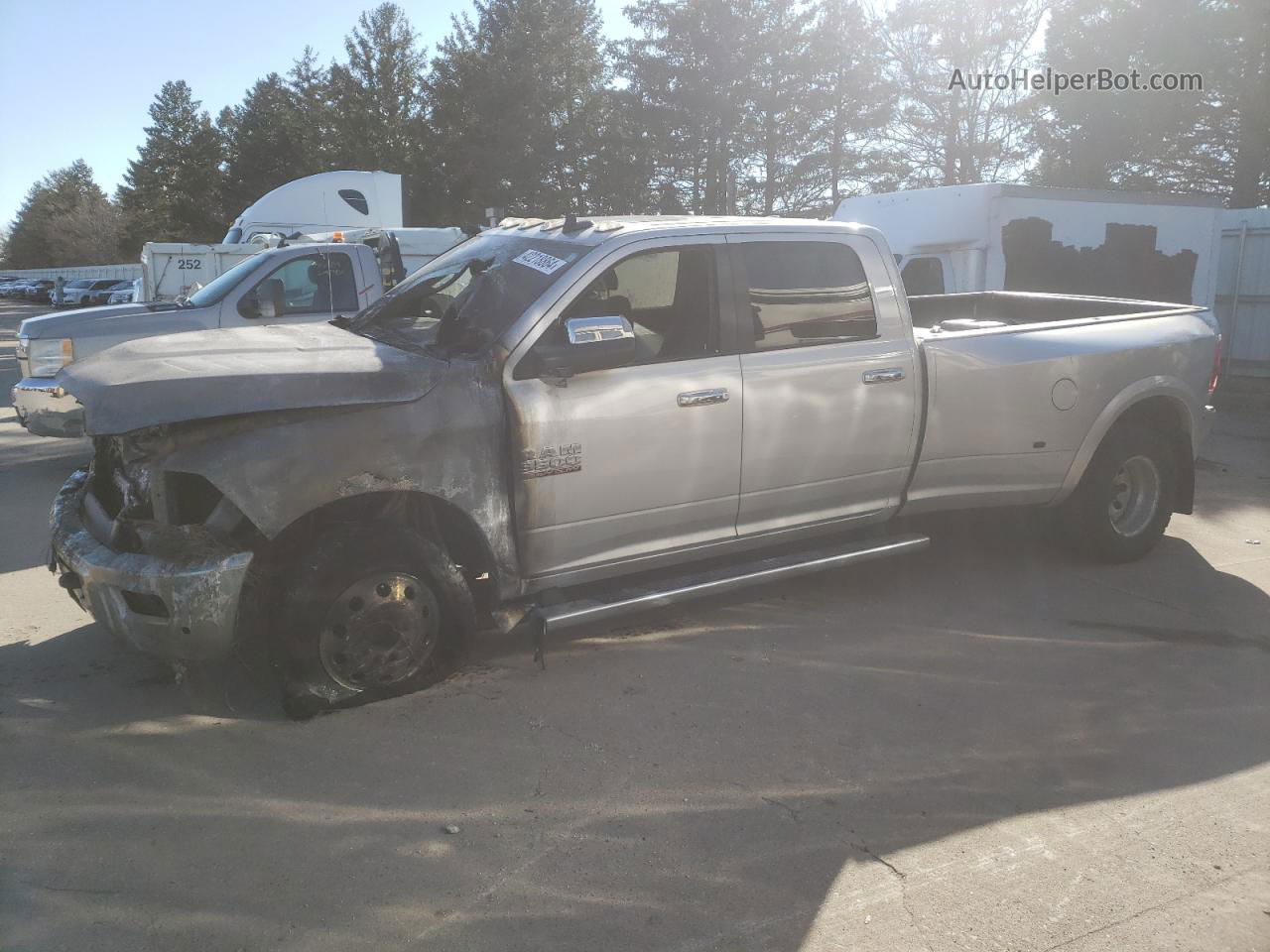 2018 Ram 3500 Laramie White vin: 3C63RRJL3JG221077