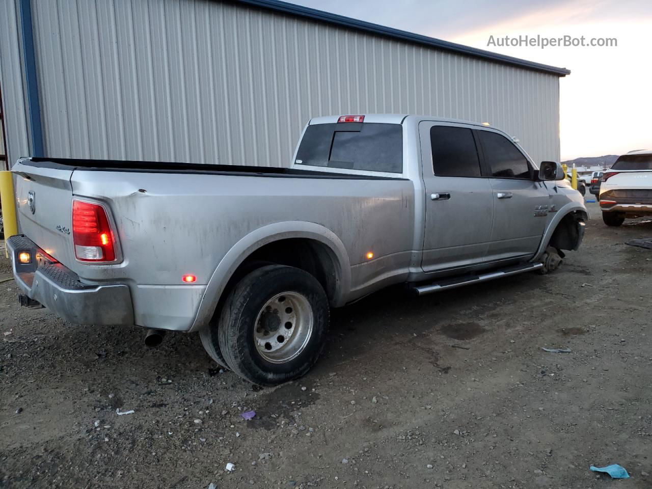 2018 Ram 3500 Laramie Silver vin: 3C63RRJL4JG140881