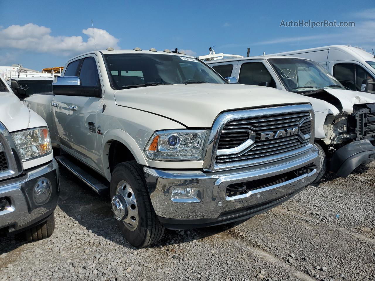 2018 Ram 3500 Longhorn White vin: 3C63RRKL6JG159379