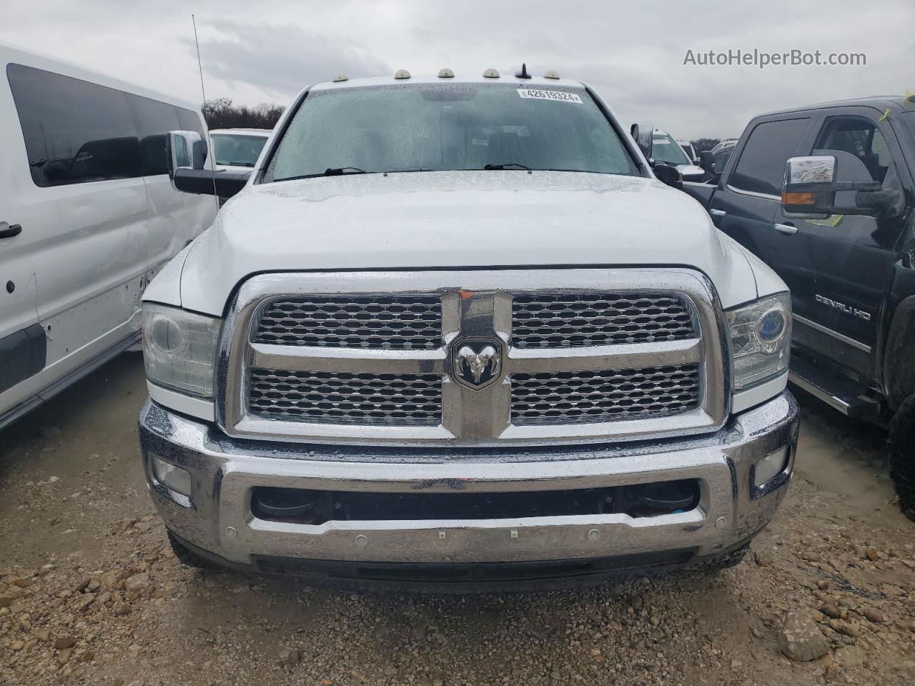 2018 Ram 3500 Laramie White vin: 3C63RRML2JG179030