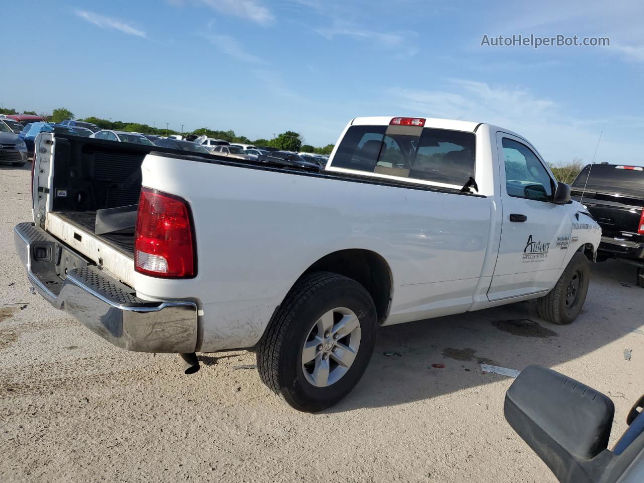 2020 Ram 1500 Classic Tradesman White vin: 3C6JR6DT2LG143962