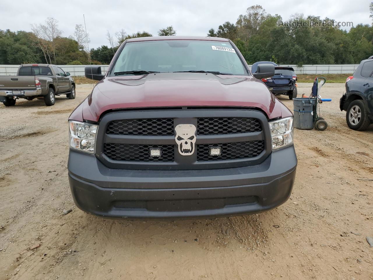 2022 Ram 1500 Classic Tradesman Burgundy vin: 3C6RR6KT3NG172119