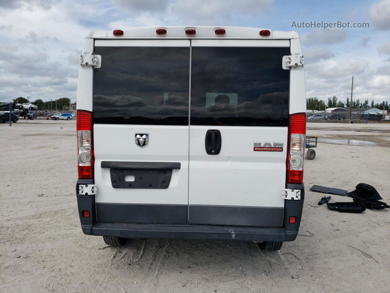 2017 Ram Promaster 1500 1500 Standard White vin: 3C6TRVAG8HE524969