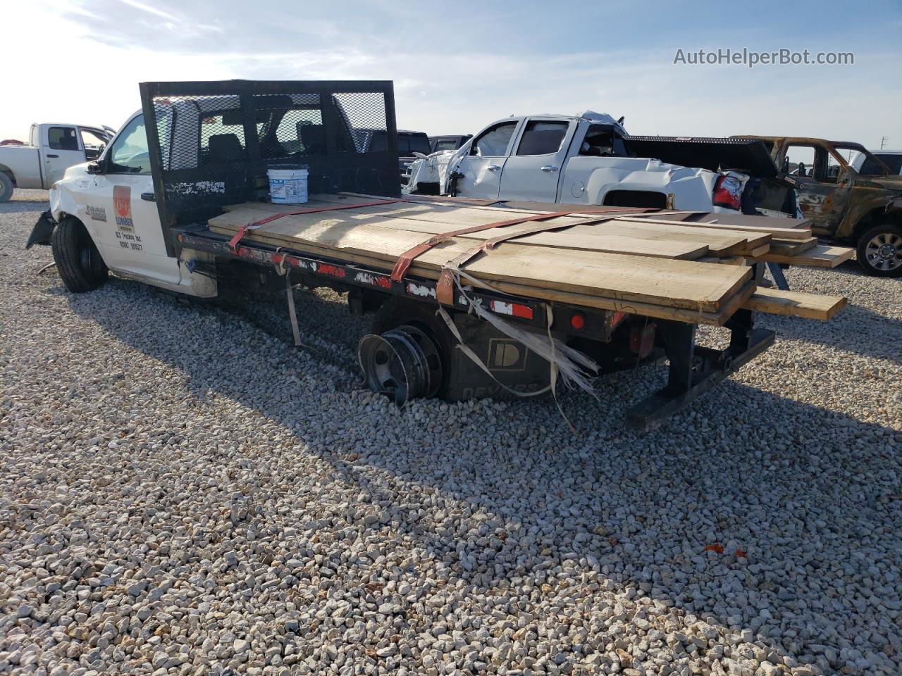 2018 Ram 3500  White vin: 3C7WRSBL9JG100116