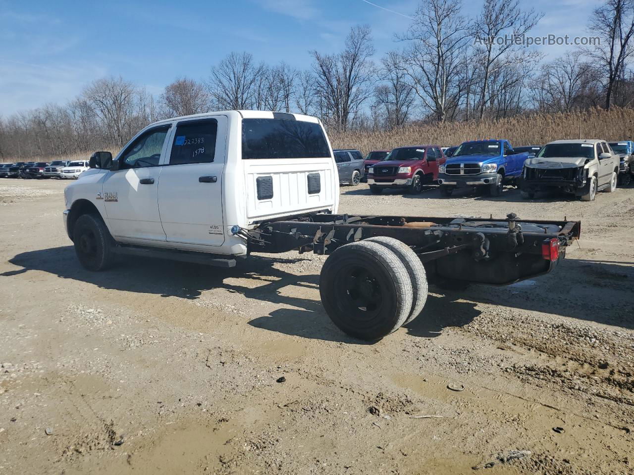 2018 Ram 3500  White vin: 3C7WRSCL2JG424099