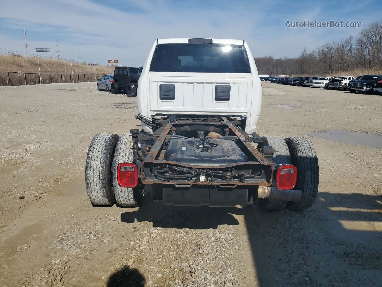 2018 Ram 3500  White vin: 3C7WRSCL2JG424099