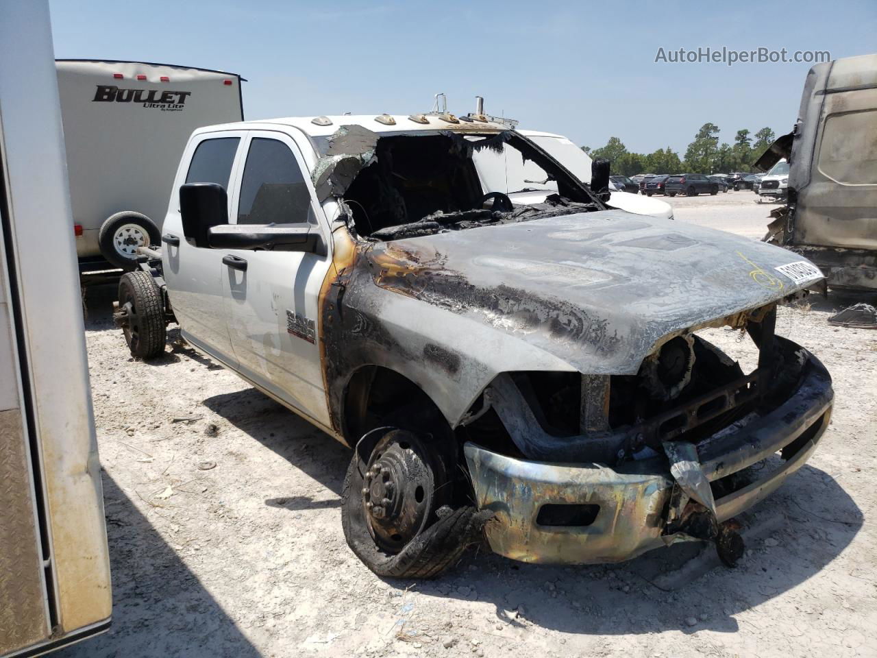 2018 Ram 3500  White vin: 3C7WRSCL4JG206326