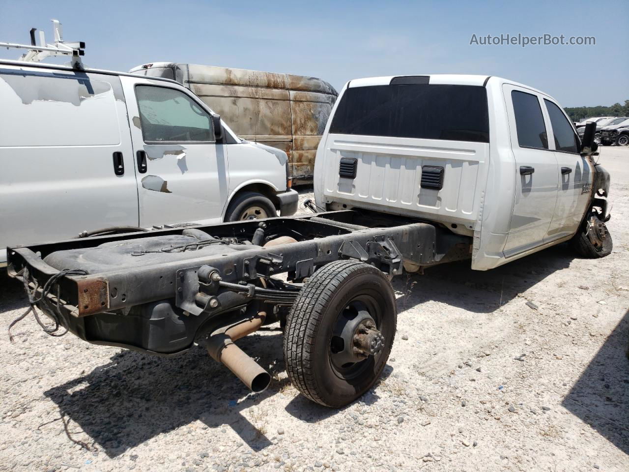 2018 Ram 3500  White vin: 3C7WRSCL4JG206326