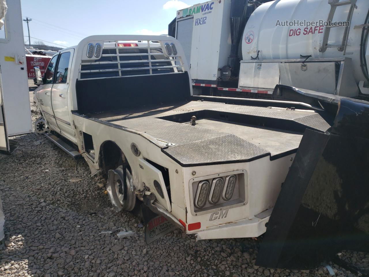 2018 Ram 3500  White vin: 3C7WRTCL1JG312495