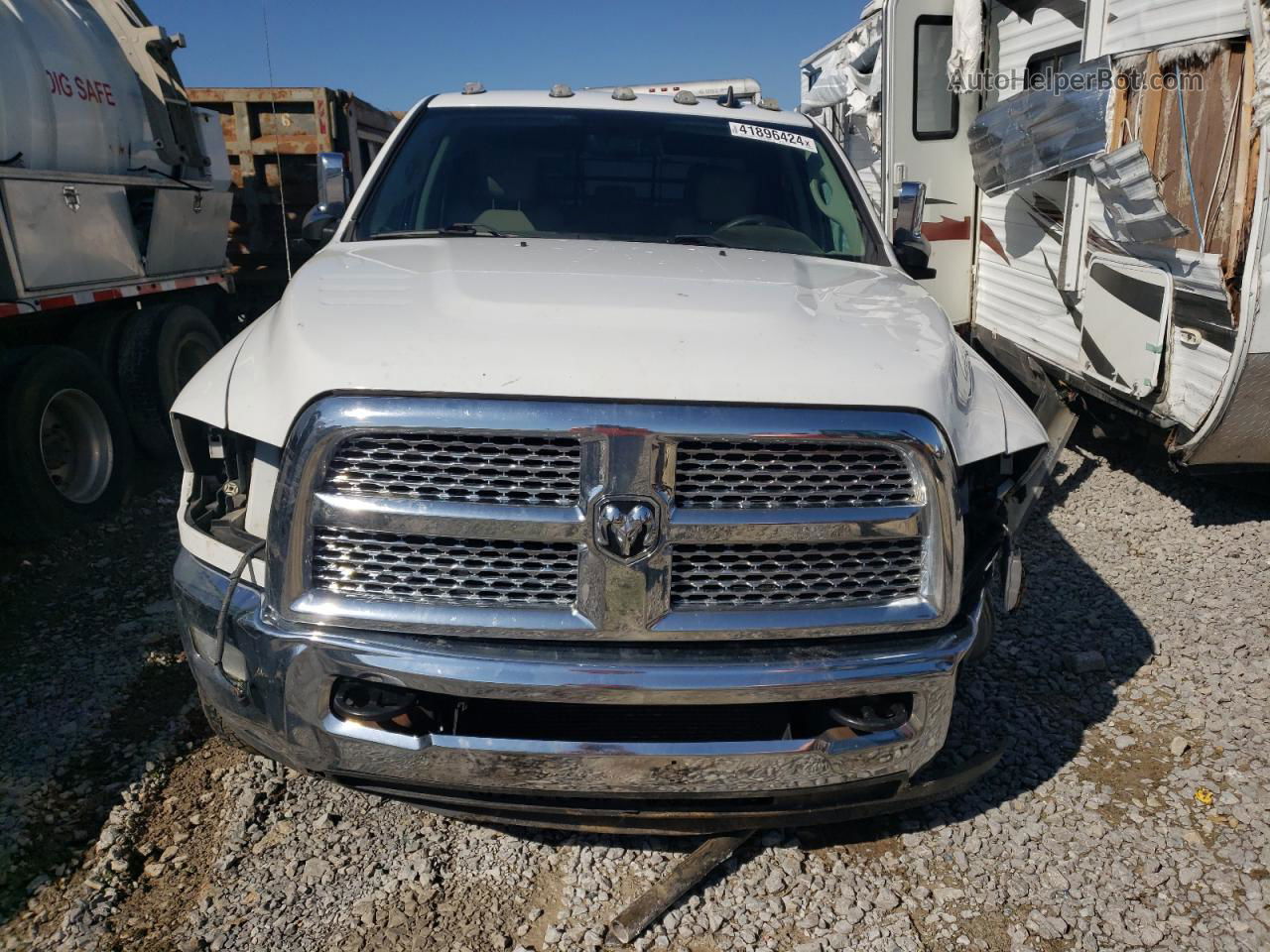 2018 Ram 3500  White vin: 3C7WRTCL1JG312495