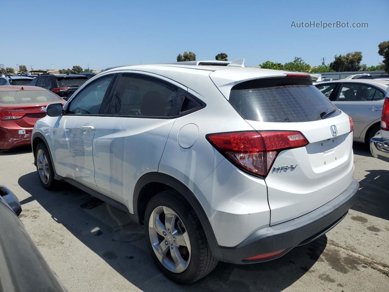 2018 Honda Hr-v Lx White vin: 3CZRU5H34JM711216