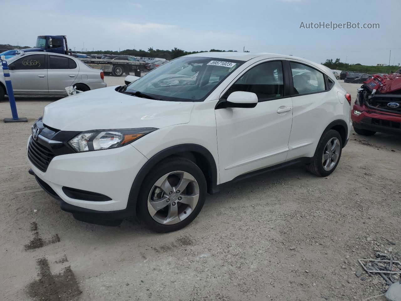 2018 Honda Hr-v Lx White vin: 3CZRU5H35JM713685