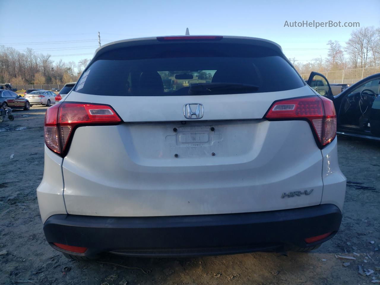 2016 Honda Hr-v Lx White vin: 3CZRU5H36GM710271