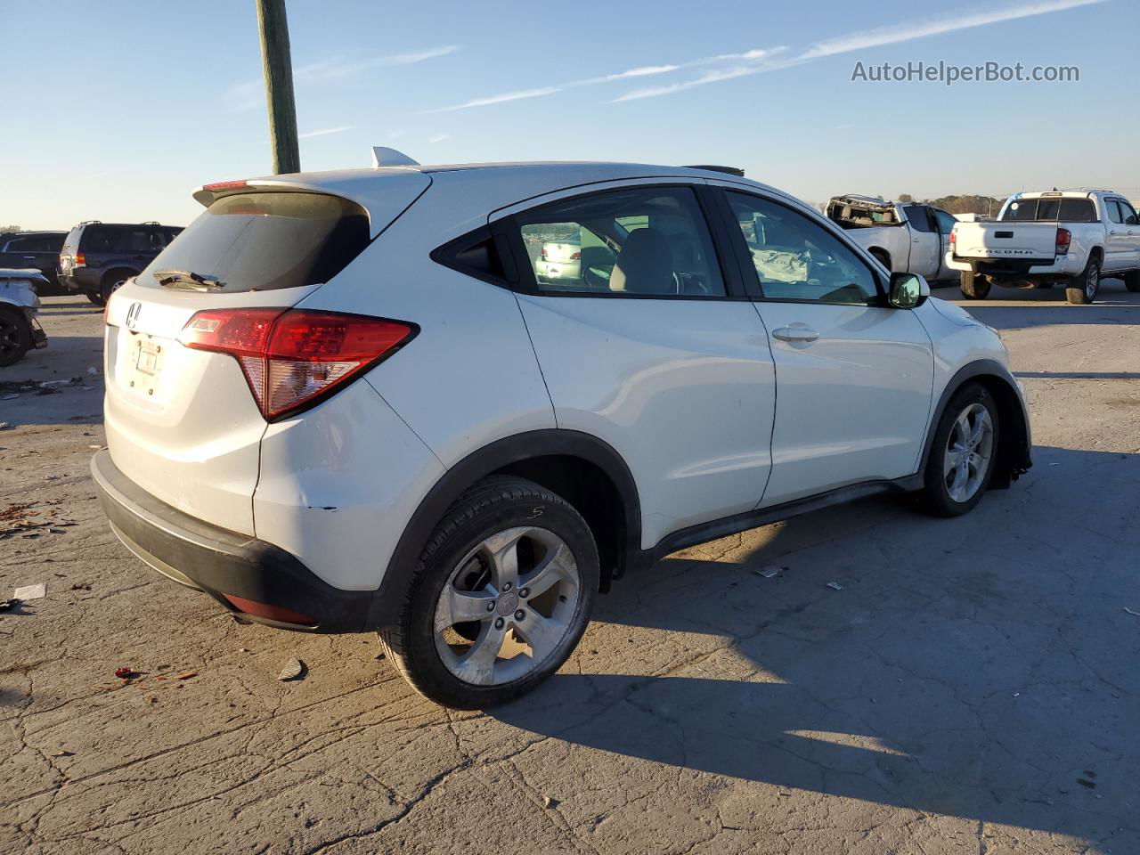 2016 Honda Hr-v Lx White vin: 3CZRU5H37GM744493