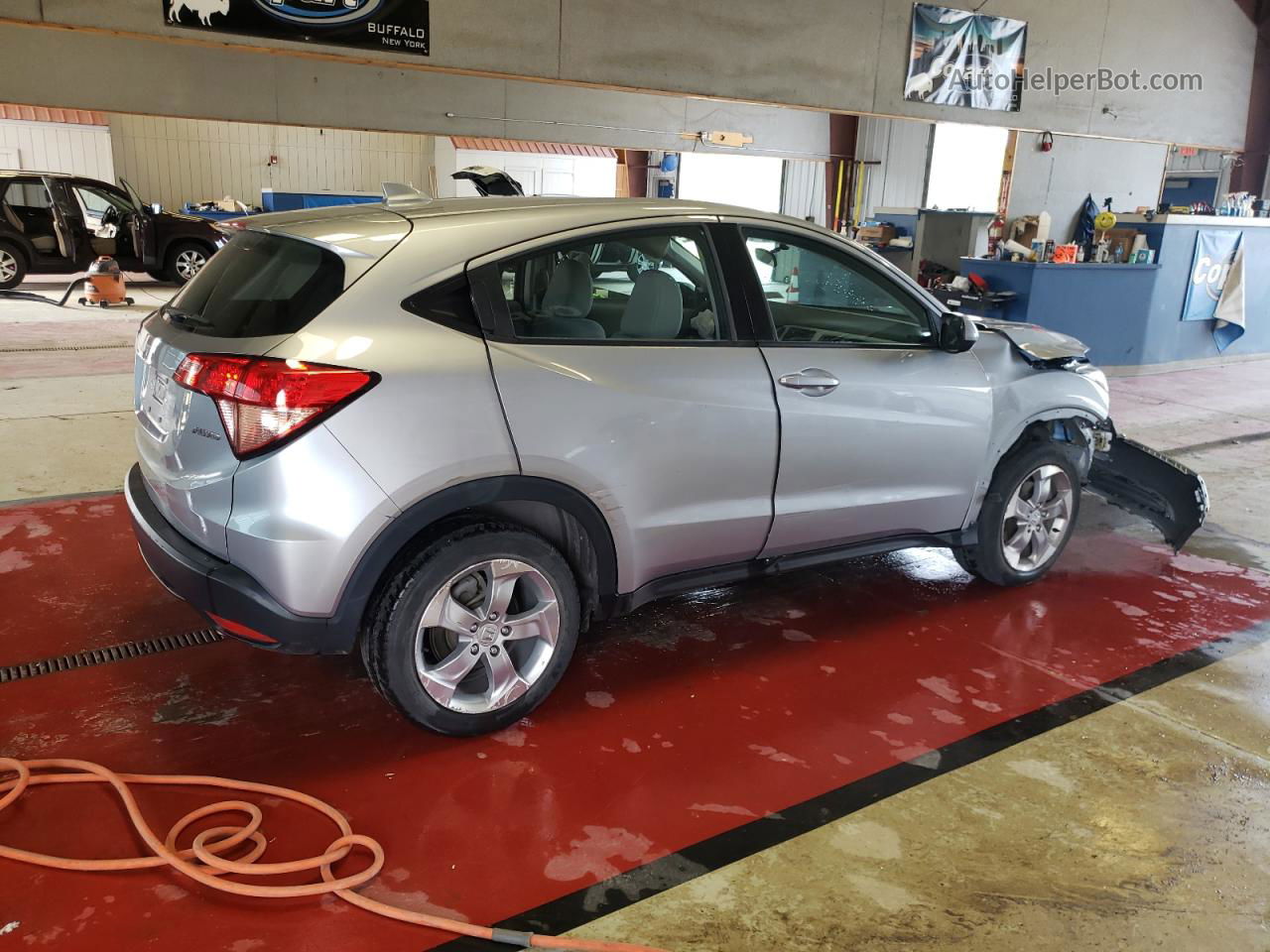 2018 Honda Hr-v Lx Silver vin: 3CZRU6H33JM705591