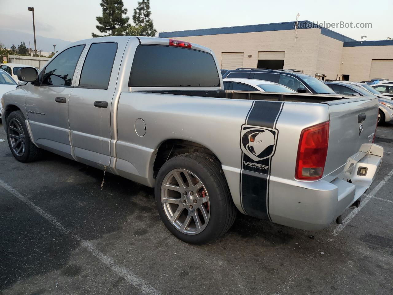 2005 Dodge Ram Srt10  Silver vin: 3D3HA18H05G737841