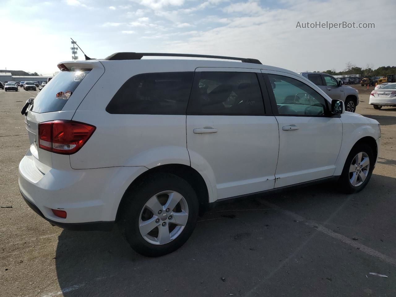 2011 Dodge Journey Mainstreet White vin: 3D4PH1FG2BT553419