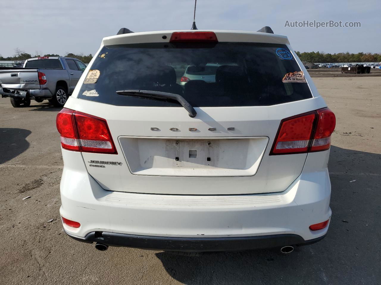 2011 Dodge Journey Mainstreet White vin: 3D4PH1FG2BT553419