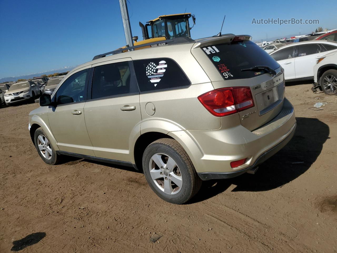 2011 Dodge Journey Mainstreet Золотой vin: 3D4PH1FG2BT555185