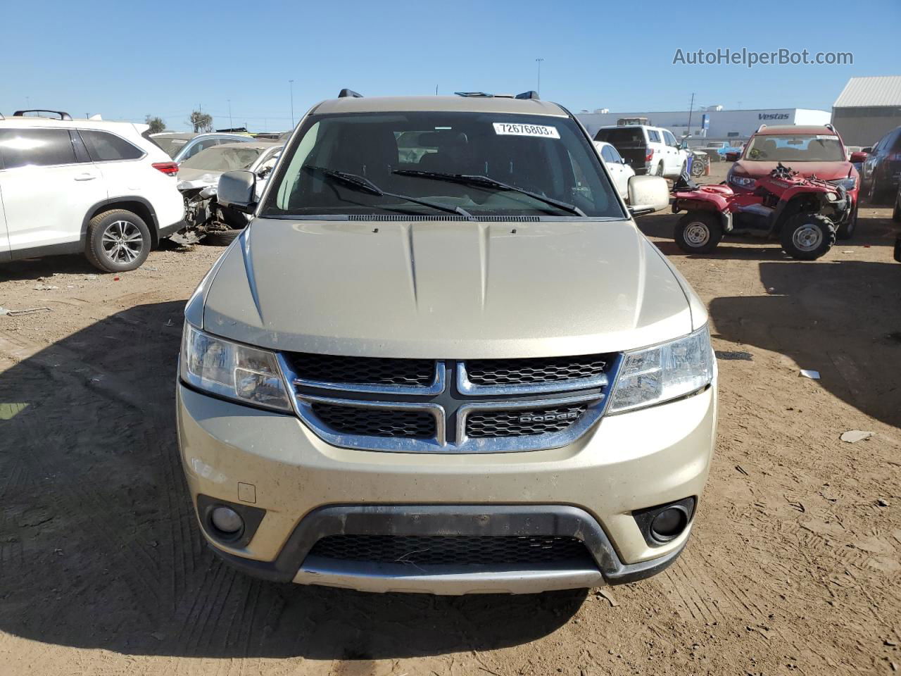 2011 Dodge Journey Mainstreet Золотой vin: 3D4PH1FG2BT555185