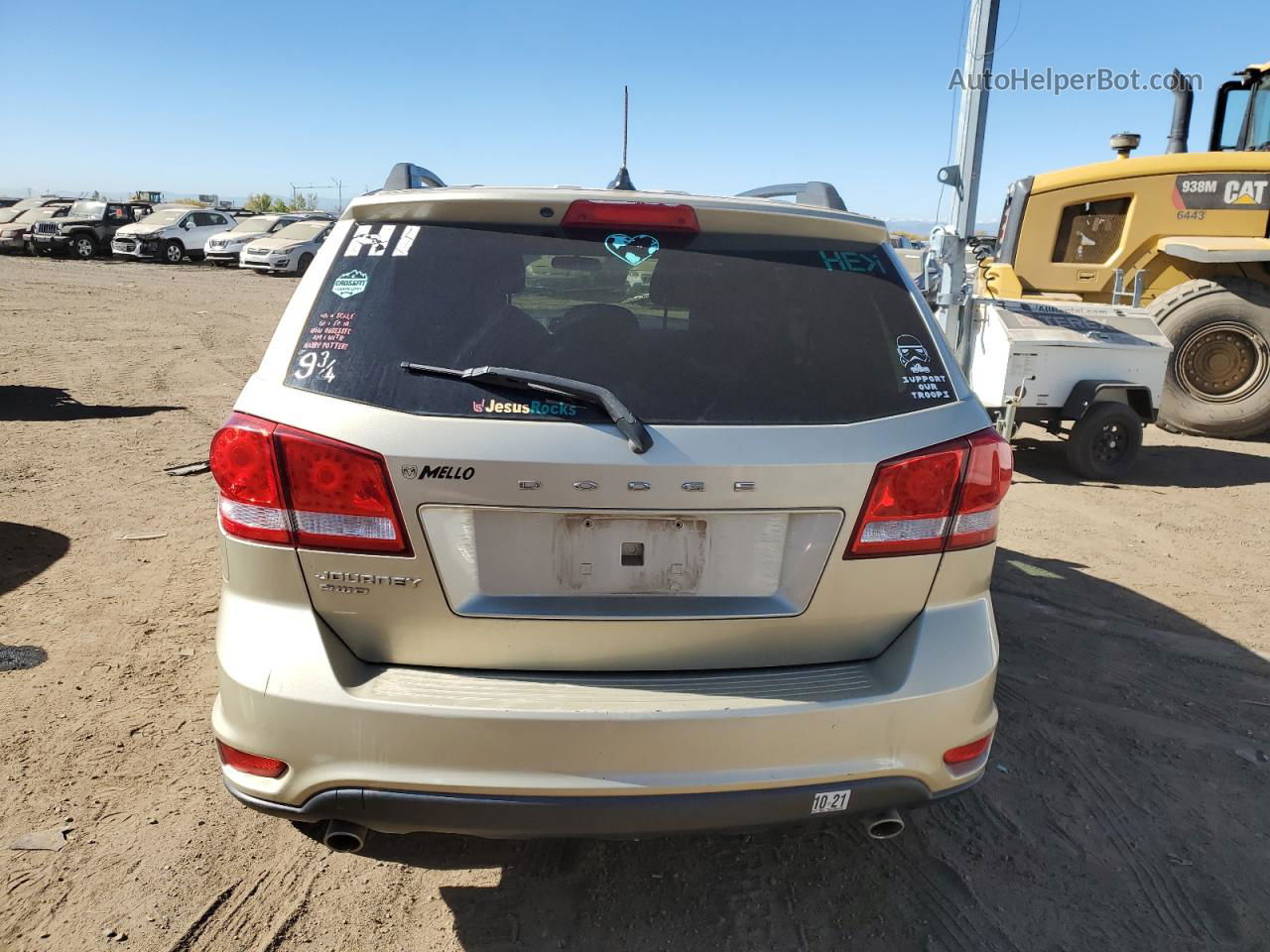 2011 Dodge Journey Mainstreet Золотой vin: 3D4PH1FG2BT555185