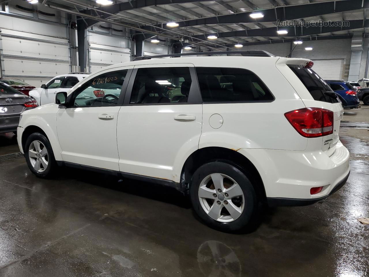 2011 Dodge Journey Mainstreet White vin: 3D4PH1FG5BT568187