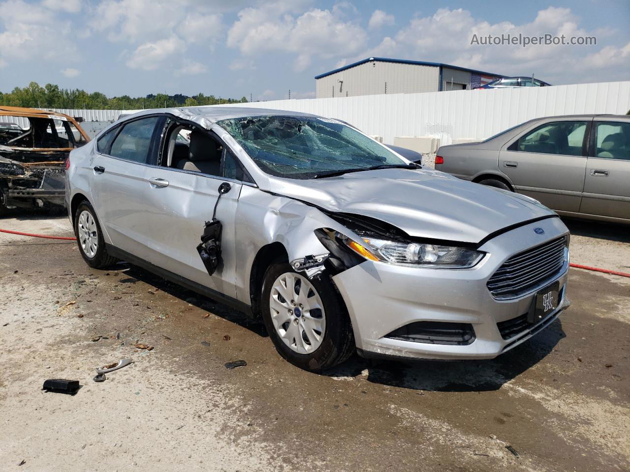 2013 Ford Fusion S Серебряный vin: 3FA6P0G70DR340382