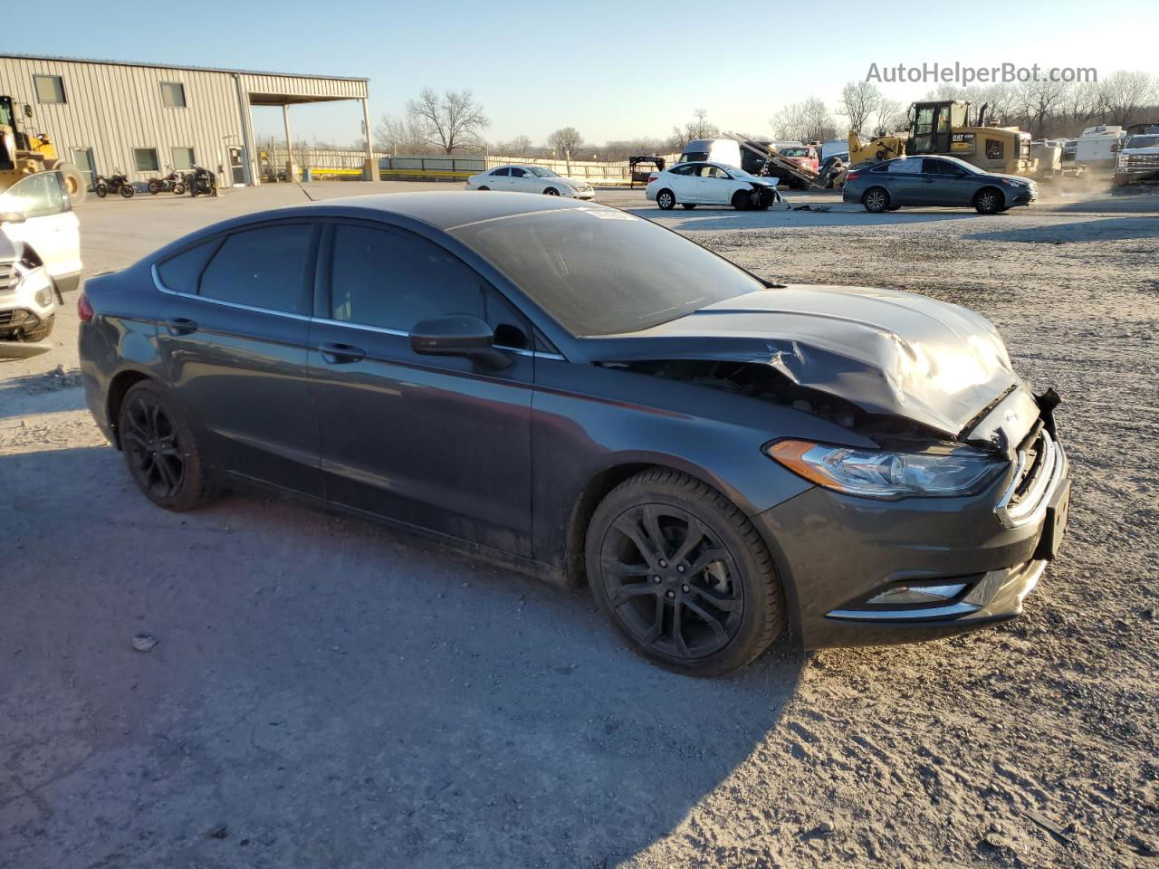 2018 Ford Fusion S Угольный vin: 3FA6P0G70JR196604