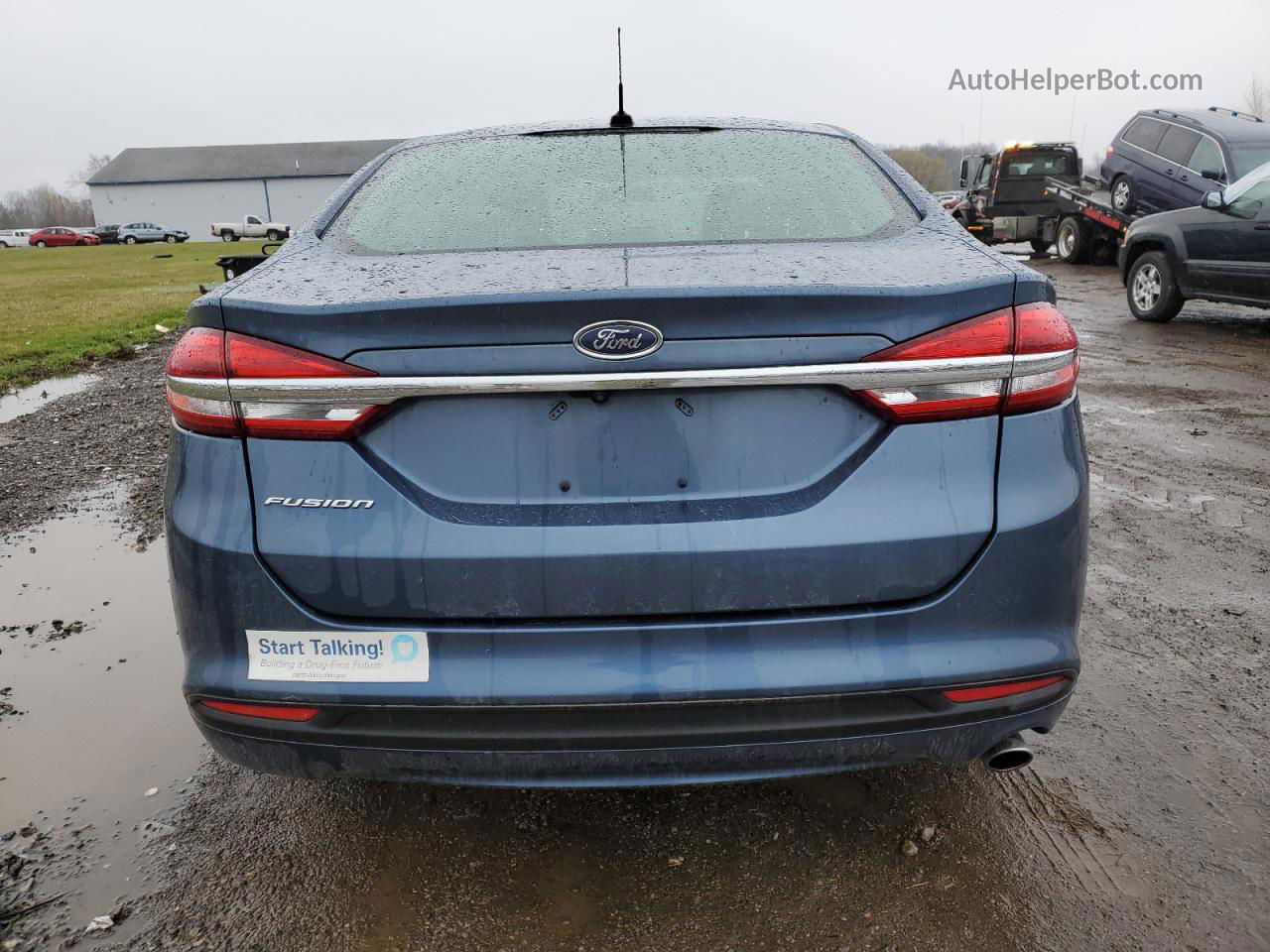 2018 Ford Fusion S Синий vin: 3FA6P0G70JR220643