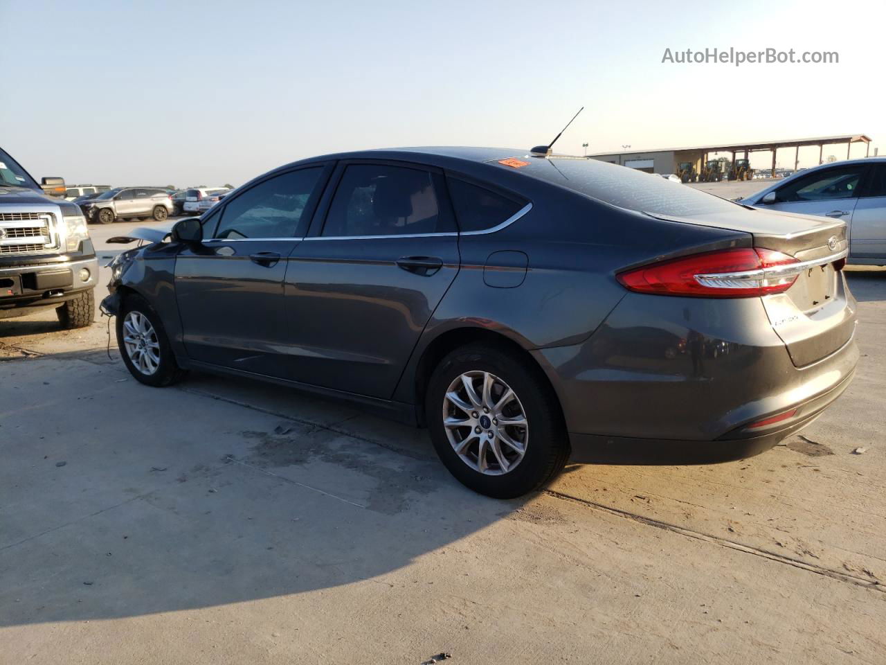 2018 Ford Fusion S Gray vin: 3FA6P0G70JR284908